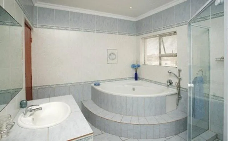 Afro Chic Guest House Cape Town 4*,